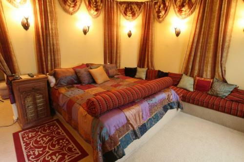Hotel Destinations Inn Theme Rooms