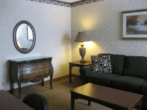 Le Ritz Hotel & Suites