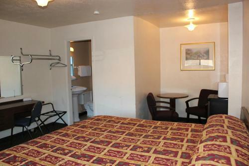 Lava Spa Motel & Rv