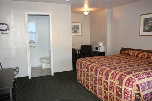 Lava Spa Motel & Rv