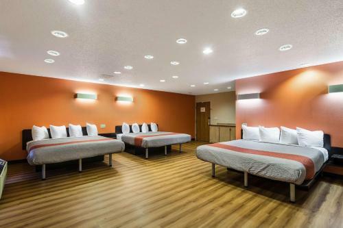 Hotel Motel 6 Libertyville