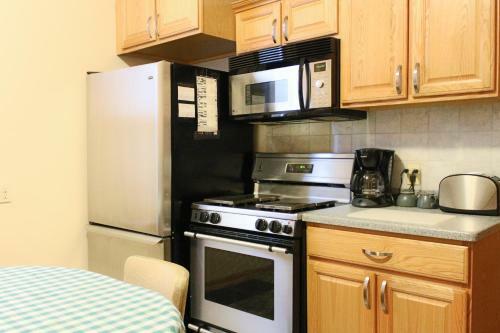 Convention Center Area Apartment