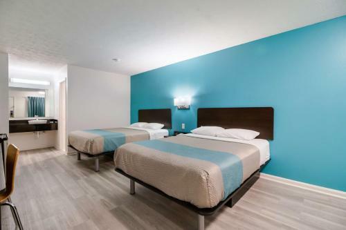 Motel 6 Metropolis