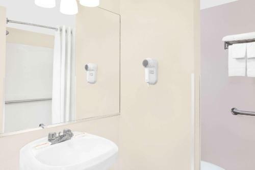 Hotel Super 8 By Wyndham Morton Grove/chicago