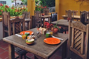 Hotel Tropicana & Bonaire Fun Apartments (.)