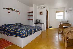 Hotel Tropicana & Bonaire Fun Apartments (.)