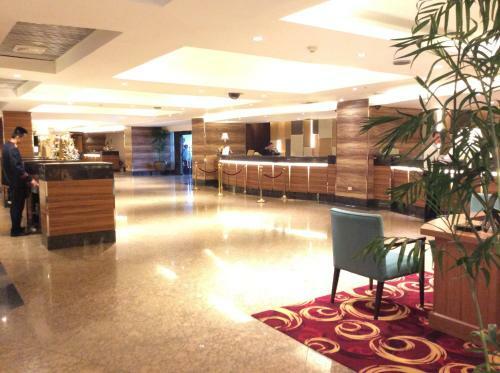 Hotel The Century Park