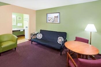 Motel Days Inn & Suites - Terre Haute