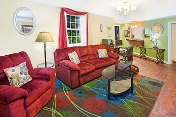 Motel Days Inn & Suites - Terre Haute