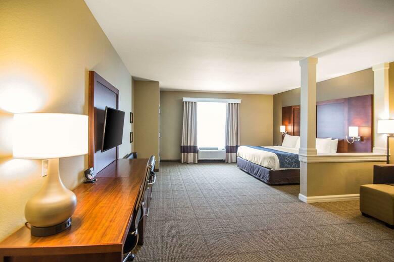 Hotel Comfort Suites - Dodge City