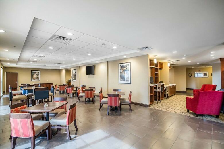 Hotel Comfort Suites - Dodge City