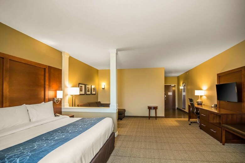 Hotel Comfort Suites - Dodge City