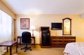 Hotel Clarion Inn Garden City