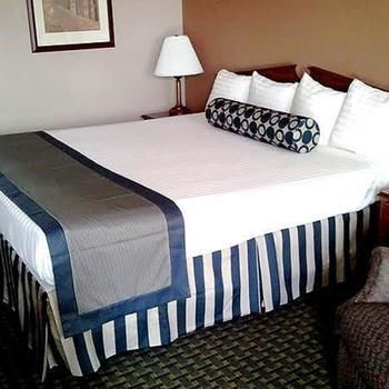 Magnuson Hotel Red Baron