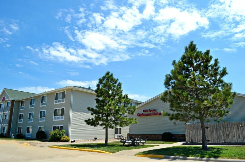 Fossil Creek Hotel & Suites