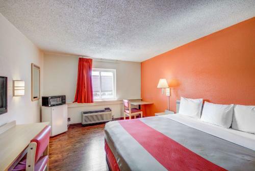 Motel 6 Wichita East