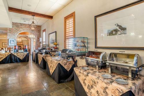 Hotel Clarion Inn Conference Center Gonzales