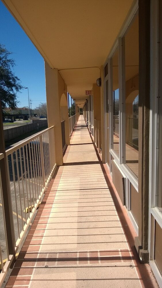 Motel Discovery Inn