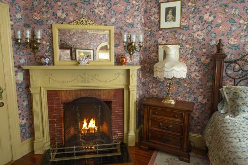 Posada Thornhedge Inn