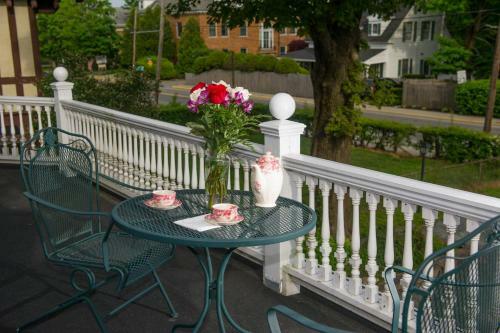 Posada Thornhedge Inn