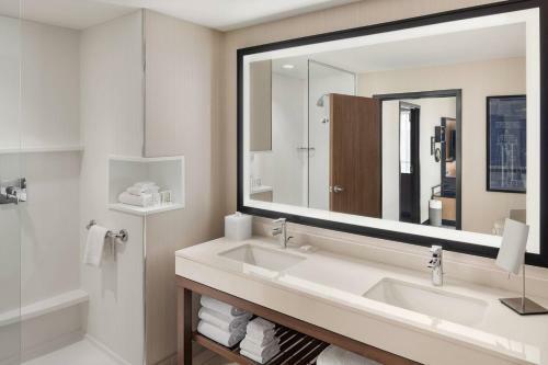 Hotel Courtyard By Marriott Portland Downtown/waterfront