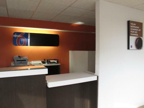 Motel 6 Baltimore Downtown