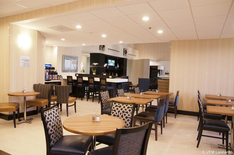 Hotel Holiday Inn Express & Suites Laurel Lakes