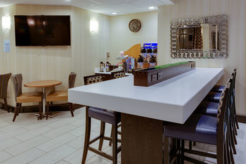 Hotel Holiday Inn Express & Suites Laurel Lakes