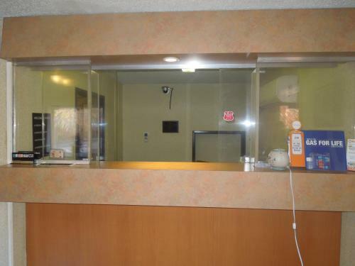Super 8 Motel Waldorf