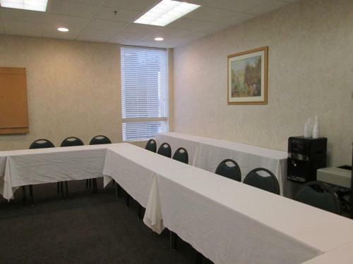Hotel Howard Johnson Express Inn Amherst Hadley