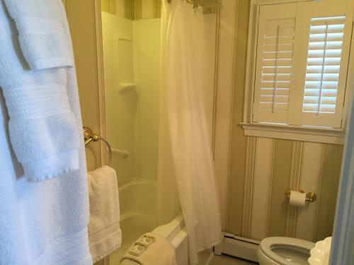 Bed & Breakfast Inn On The Ocean