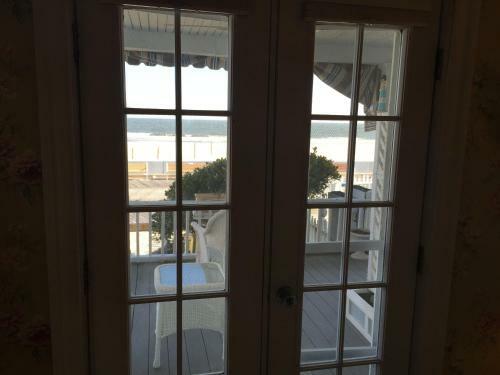 Bed & Breakfast Inn On The Ocean