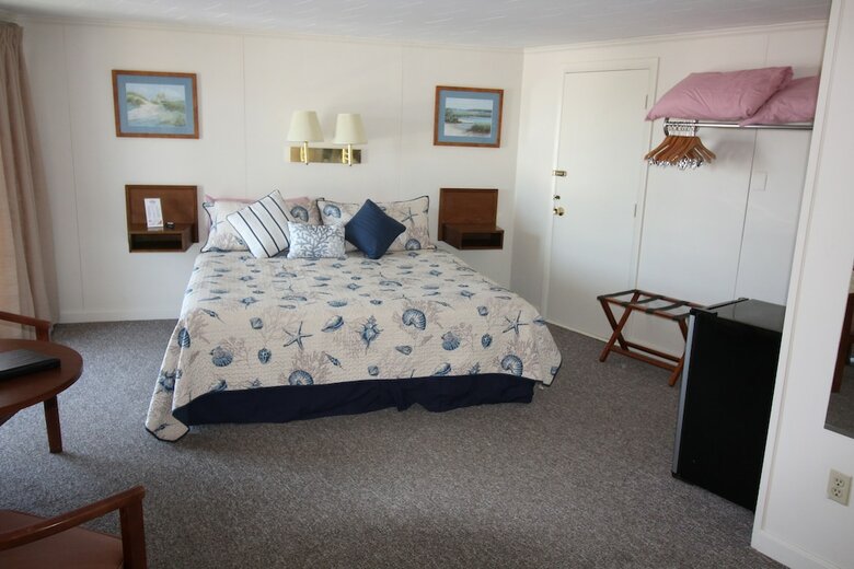 Hyannis Holiday Motel