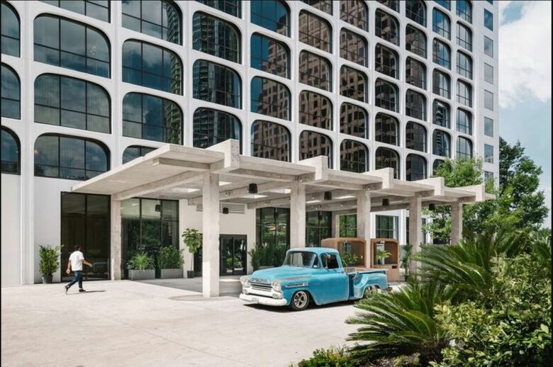 Radisson Hotel & Suites Austin Downtown