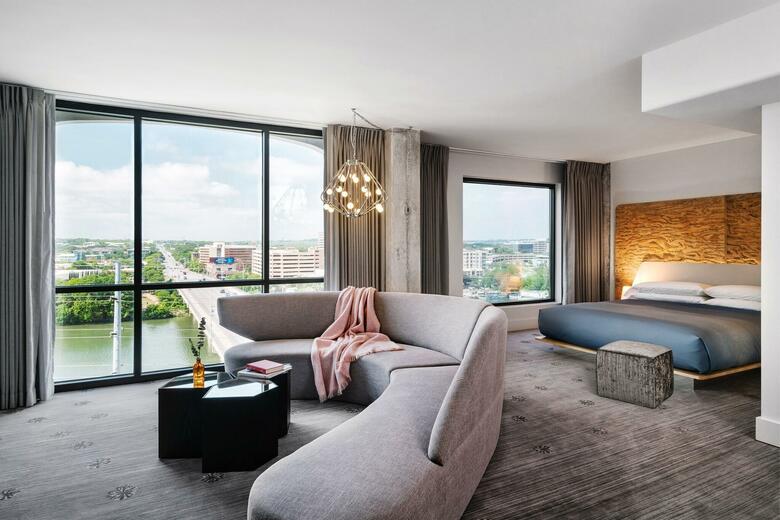 Radisson Hotel & Suites Austin Downtown