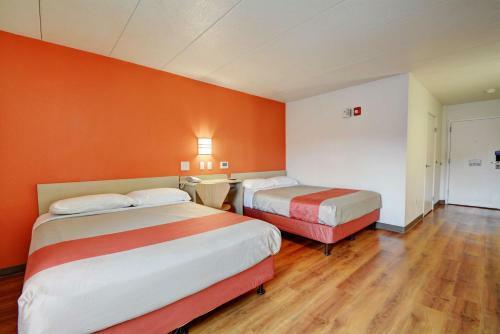 Motel 6 Providence East