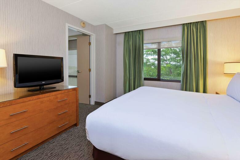 Hotel Hilton Suites Auburn Hills