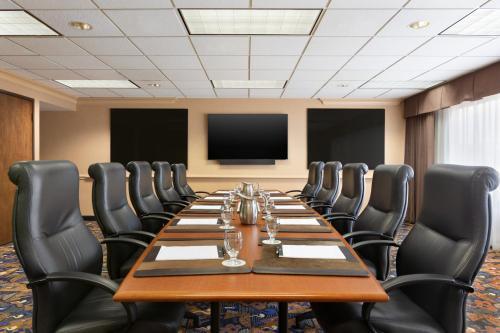 Crowne Plaza Hotels & Resorts Auburn Hills
