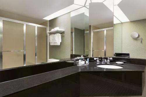 Crowne Plaza Hotels & Resorts Auburn Hills