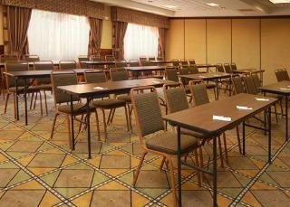 Hotel Comfort Suites Grand Rapids North