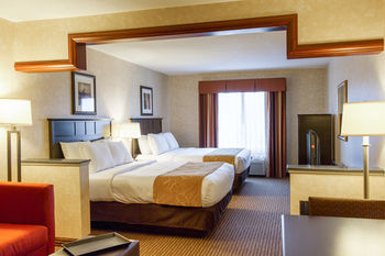 Hotel Comfort Suites Grand Rapids North