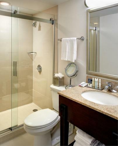 Hotel Doubletree By Hilton Dearborn