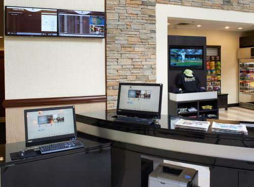 Hotel Doubletree By Hilton Dearborn