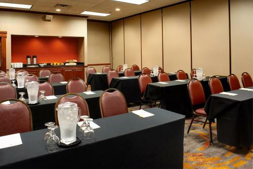 Hotel Doubletree By Hilton Dearborn
