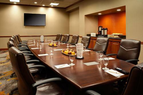 Hotel Doubletree By Hilton Dearborn