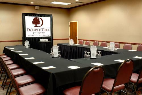 Hotel Doubletree By Hilton Dearborn