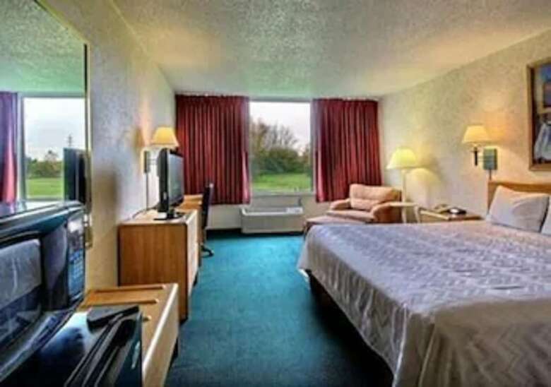 Hotel Airport Inn Flint