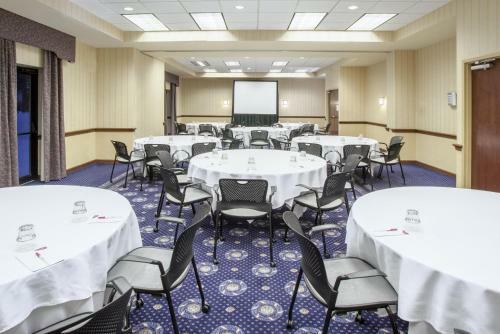 Crowne Plaza Hotel Grand Rapids - Airport