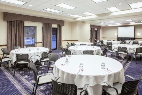 Crowne Plaza Hotel Grand Rapids - Airport