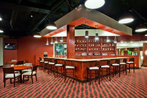 Crowne Plaza Hotel Grand Rapids - Airport